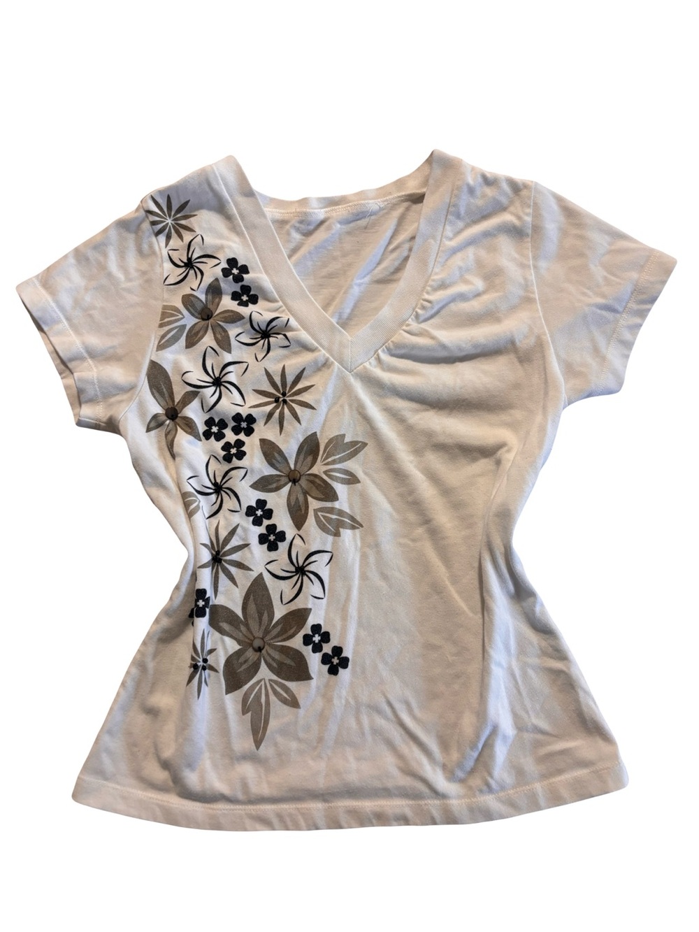 Y2K Early 2000’s Women’s White V-Neck Floral Tee with Gray Print